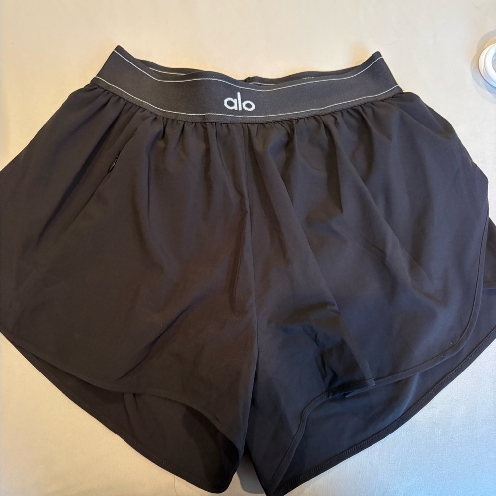 ALO Yoga Women's Black Shorts size small